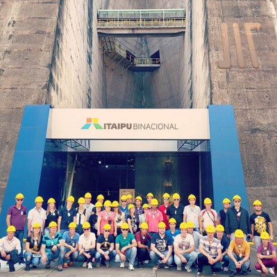 Colaboradores da Macodesc realizam visita a Usina de Itaipu	